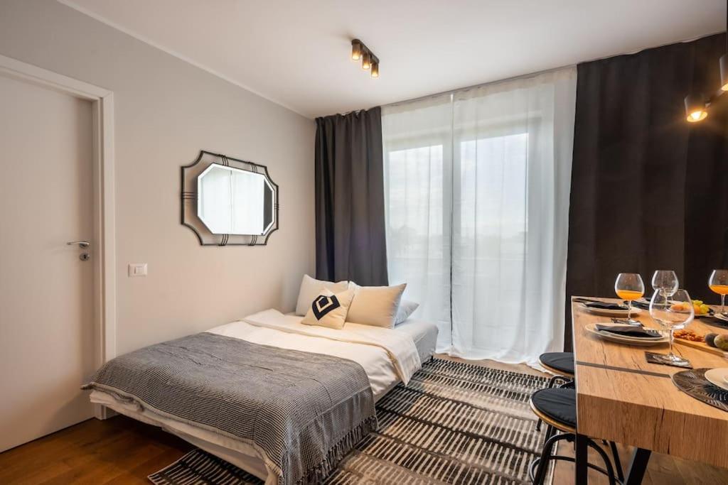 Stunning Views 2Br Midtown Flat - Charming Balcony Apartment Bucharest Exterior photo